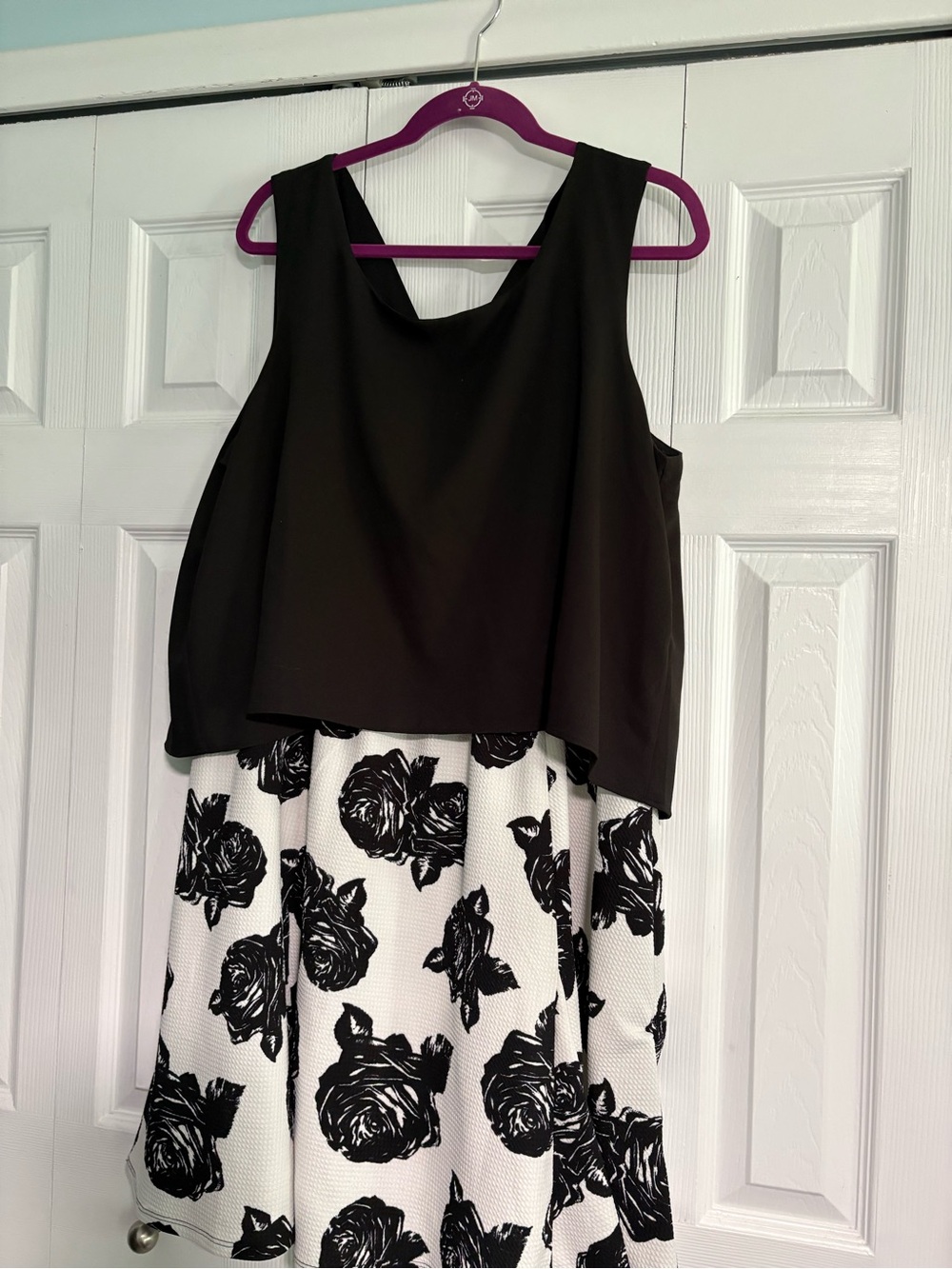 Avenue Black Dress with White & Black Floral Bottom Size 18/20
